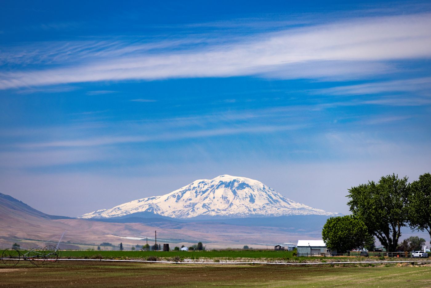 Snowy mountain under blue sky